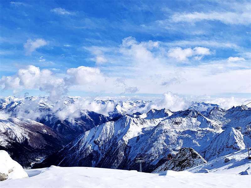 千峰萬嶺雪崔嵬(圖1)